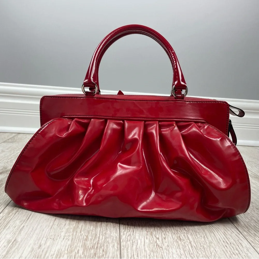 Authentic Valentino Garavani Lacca fleur red bag - Picture 2 of 12